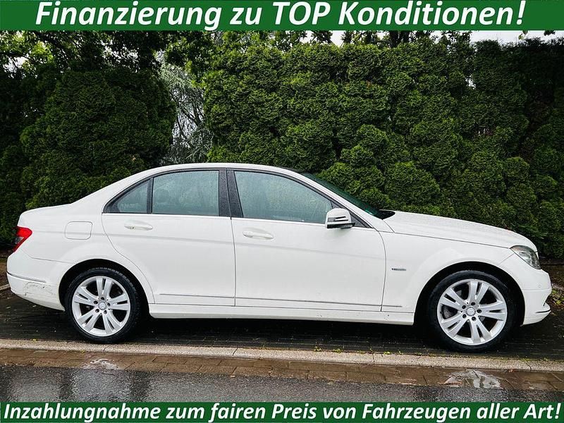Weiß Gebraucht 2011 Mercedes C180 Limousine | 6.900 € (Guter Preis) - Bild 1/4