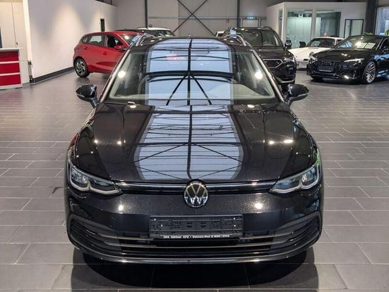 Gebraucht VW Golf VIII Life 150 PS (110 kW) 2022 Schwarz Kombi