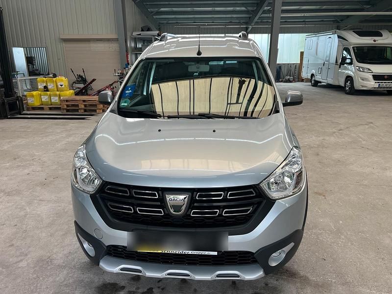 Silber Gebraucht 2019 Dacia Dokker Van | 13.999 € - Bild 1/4