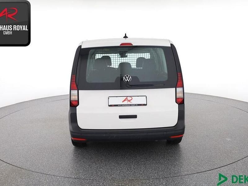 Second-hand VW Caddy 102 CP (75 kW) 2022 Alb Monovolum