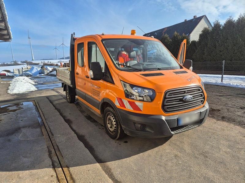 Gebraucht Ford Transit 105 PS (77 kW) 2018 Orange Van / Kleinbus