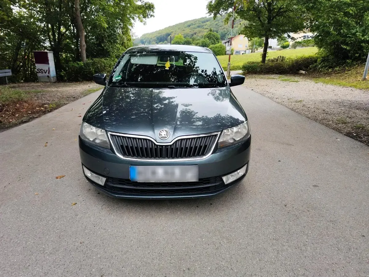 Gebraucht Skoda Rapid 90 PS (66 kW) 2014 Grau Kleinwagen