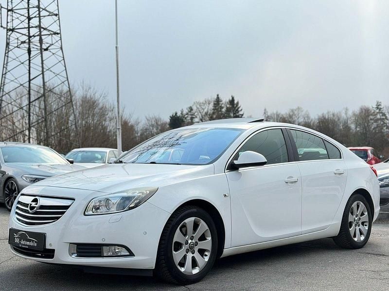 Gebraucht Opel Insignia Sport 131 PS (96 kW) 2010 Weiß Limousine