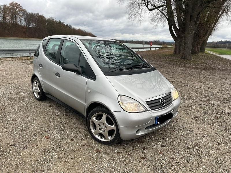 Silber Gebraucht 2000 Mercedes A160 Classic Van / Kleinbus | 2.100 € (Fairer Preis) - Bild 1/4