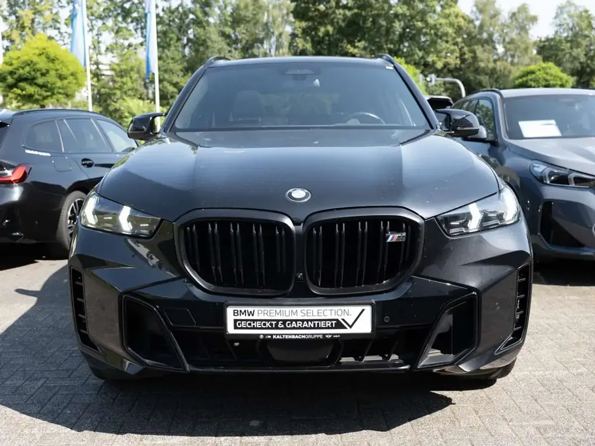 Gebraucht BMW X5 M 530 PS (389 kW) 2023 Black sapphire SUV