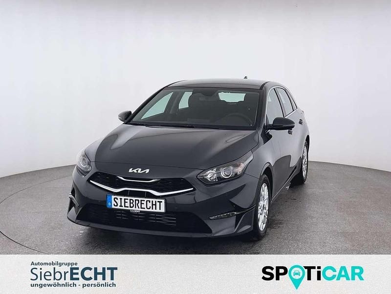 Grau Neu 2025 Kia Ceed Limousine | 29.490 € - Bild 1/4