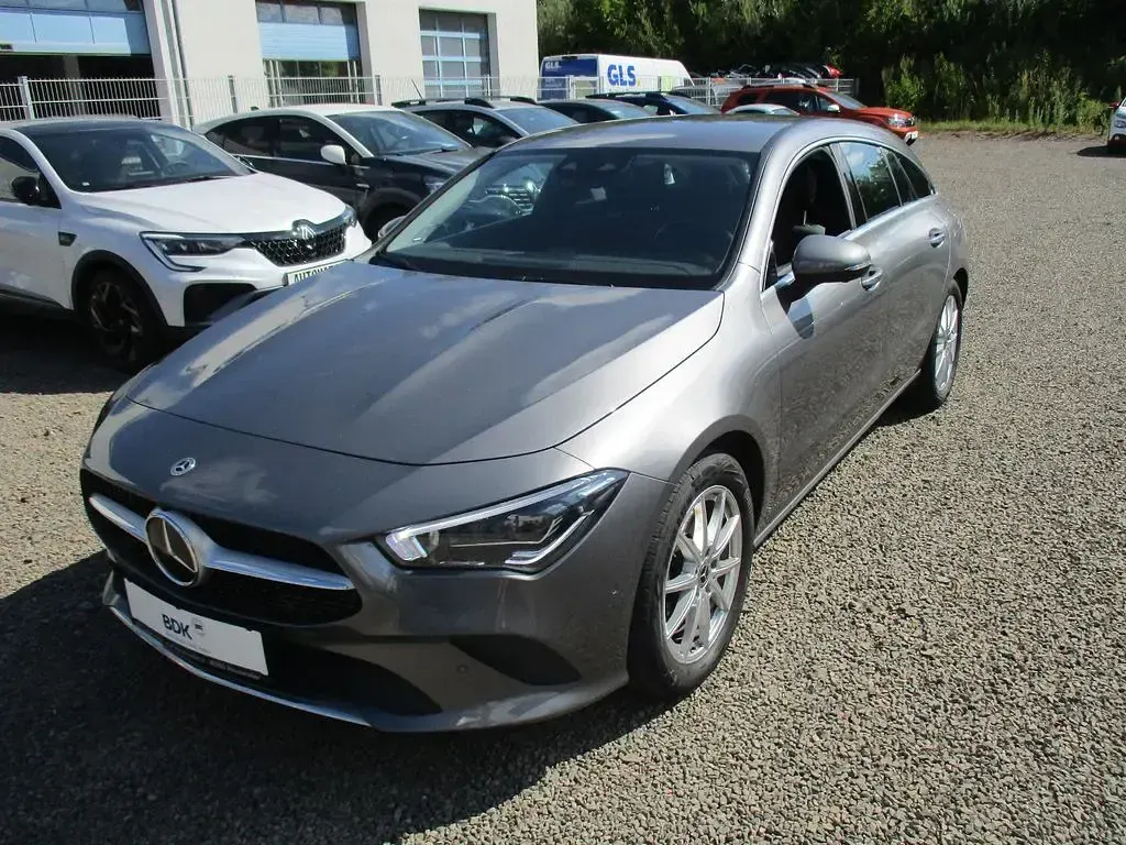 Gebraucht Mercedes CLA220 Shooting Brake 190 PS (139 kW) 2023 Grau Kombi