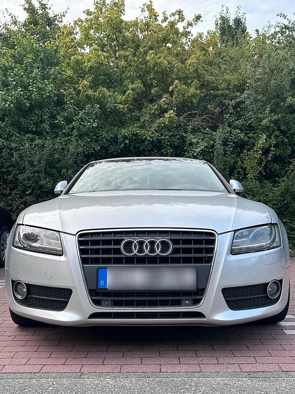 Silber Gebraucht 2008 Audi A5 S-Line Coupé | 7.299 € (Fairer Preis) - Bild 1/4