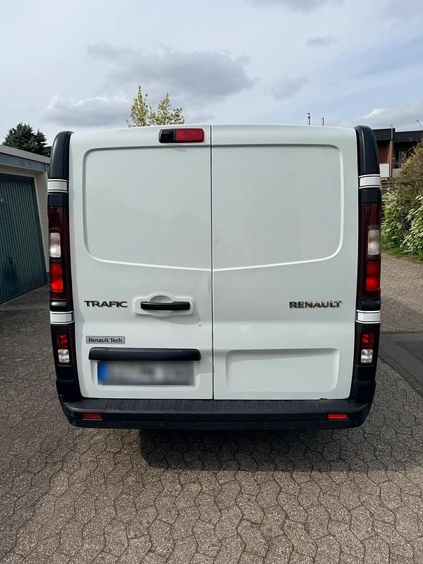 Gebraucht Renault Trafic 145 PS (106 kW) 2019 Weiß Van / Kleinbus