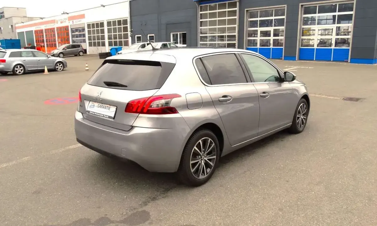 Gebraucht Peugeot 308 Allure 131 PS (96 kW) 2020 Gris artense Limousine