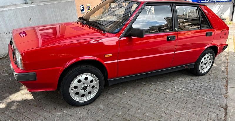 Gebraucht Lancia Delta 132 PS (97 kW) 1989 Rot Kleinwagen