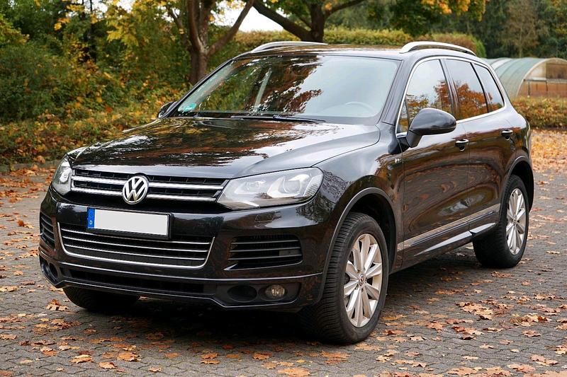 Schwarz Gebraucht 2013 VW Touareg R-line SUV | 13.950 € (Fairer Preis) - Bild 1/4