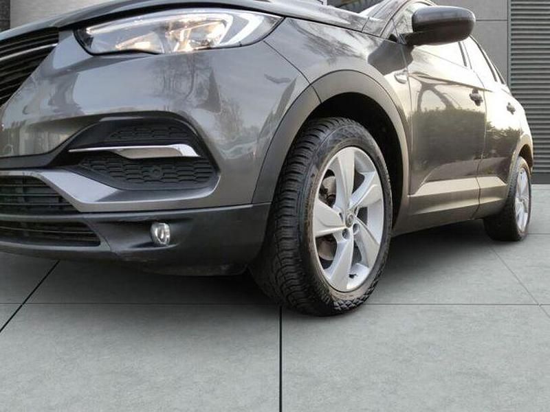 Gebraucht Opel Grandland X Edition 131 PS (96 kW) 2018 Mondstein grau/e:vulkan grau SUV