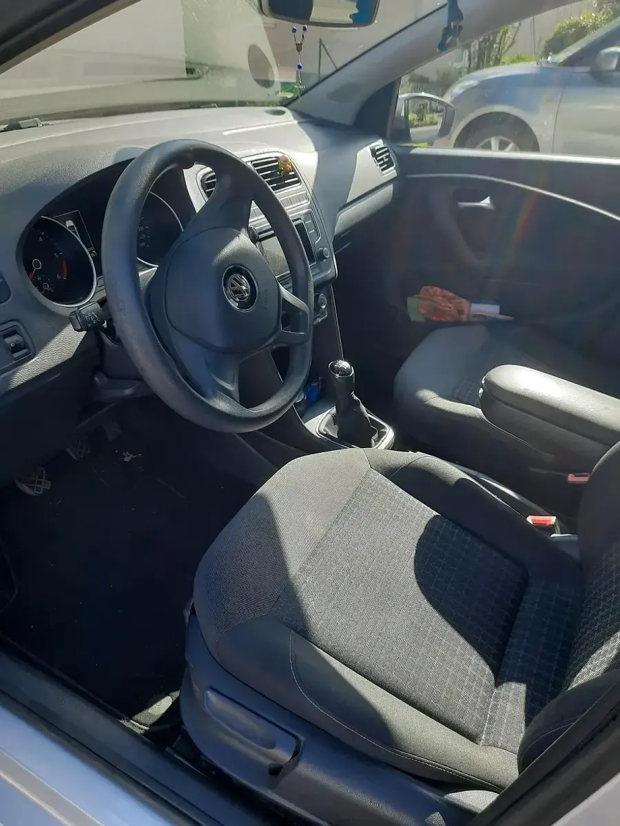 Usata VW Polo 75 CV (55 kW) 2014 Argento Berlina