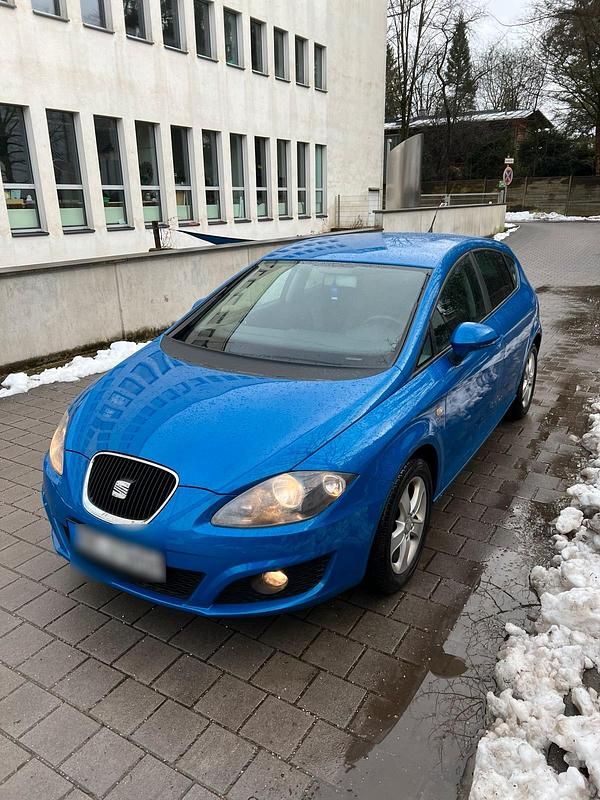 Second-hand Seat Leon 125 CP (91 kW) 2010 Albastru Hatchback