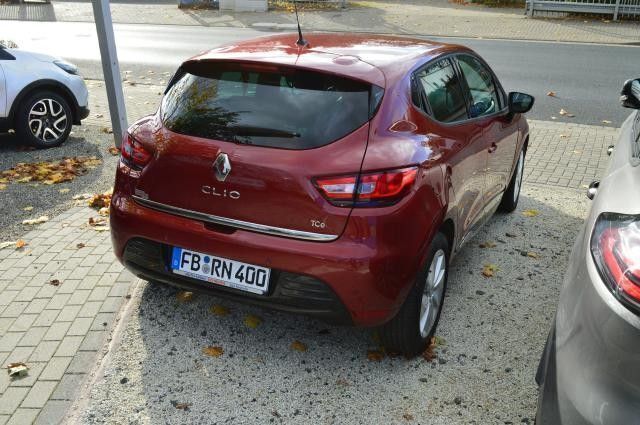 Gebraucht Renault Clio IV LIMITED Deluxe 90 PS (66 kW) 2017 Rot metallic Limousine