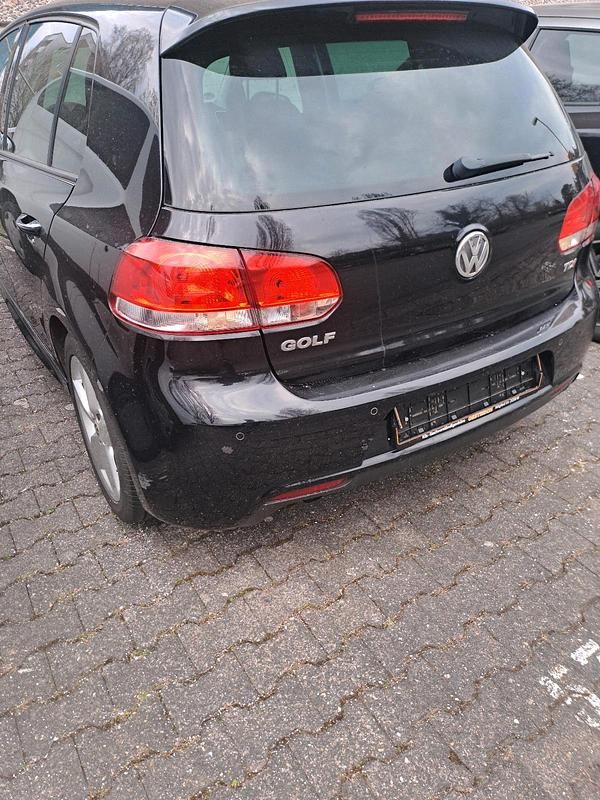 Gebraucht VW Golf VII 105 PS (77 kW) 2012 Schwarz Kleinwagen
