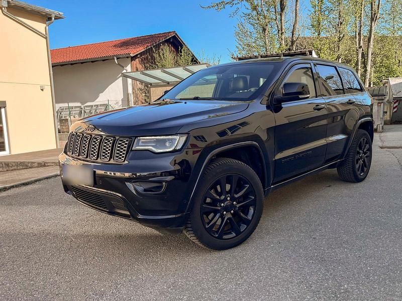 Gebraucht Jeep Grand Cherokee Night Eagle 250 PS (183 kW) 2017 Schwarz SUV