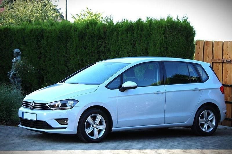 Weiß Gebraucht 2017 VW Golf Sportsvan Van / Kleinbus | 13.900 € (Guter Preis) - Bild 1/4