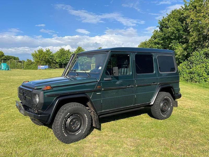 Grün Gebraucht 1999 Mercedes G290 SUV | 55.999 € - Bild 1/4