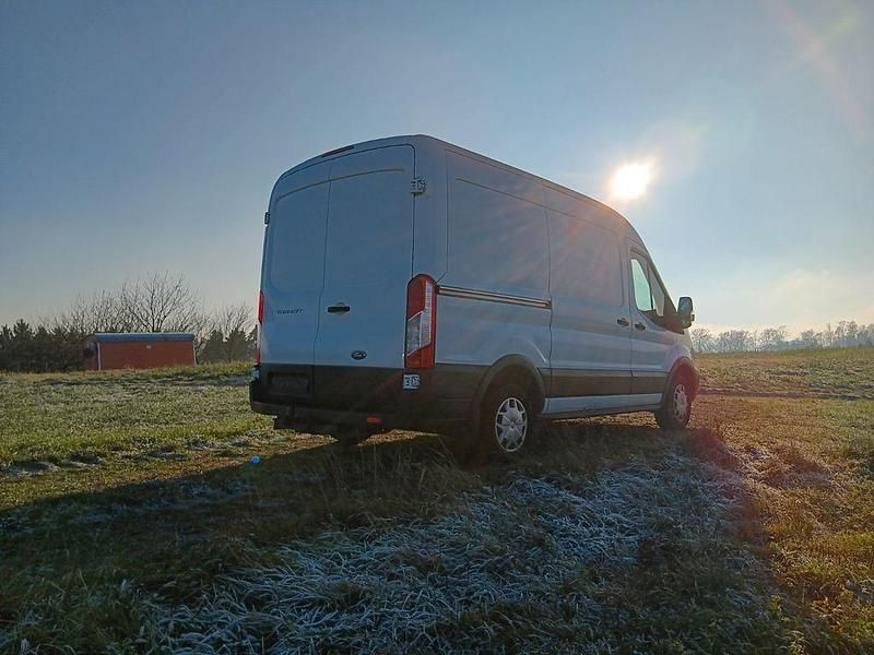 Gebraucht Ford Transit Trend 131 PS (96 kW) 2017 Weiß Van / Kleinbus
