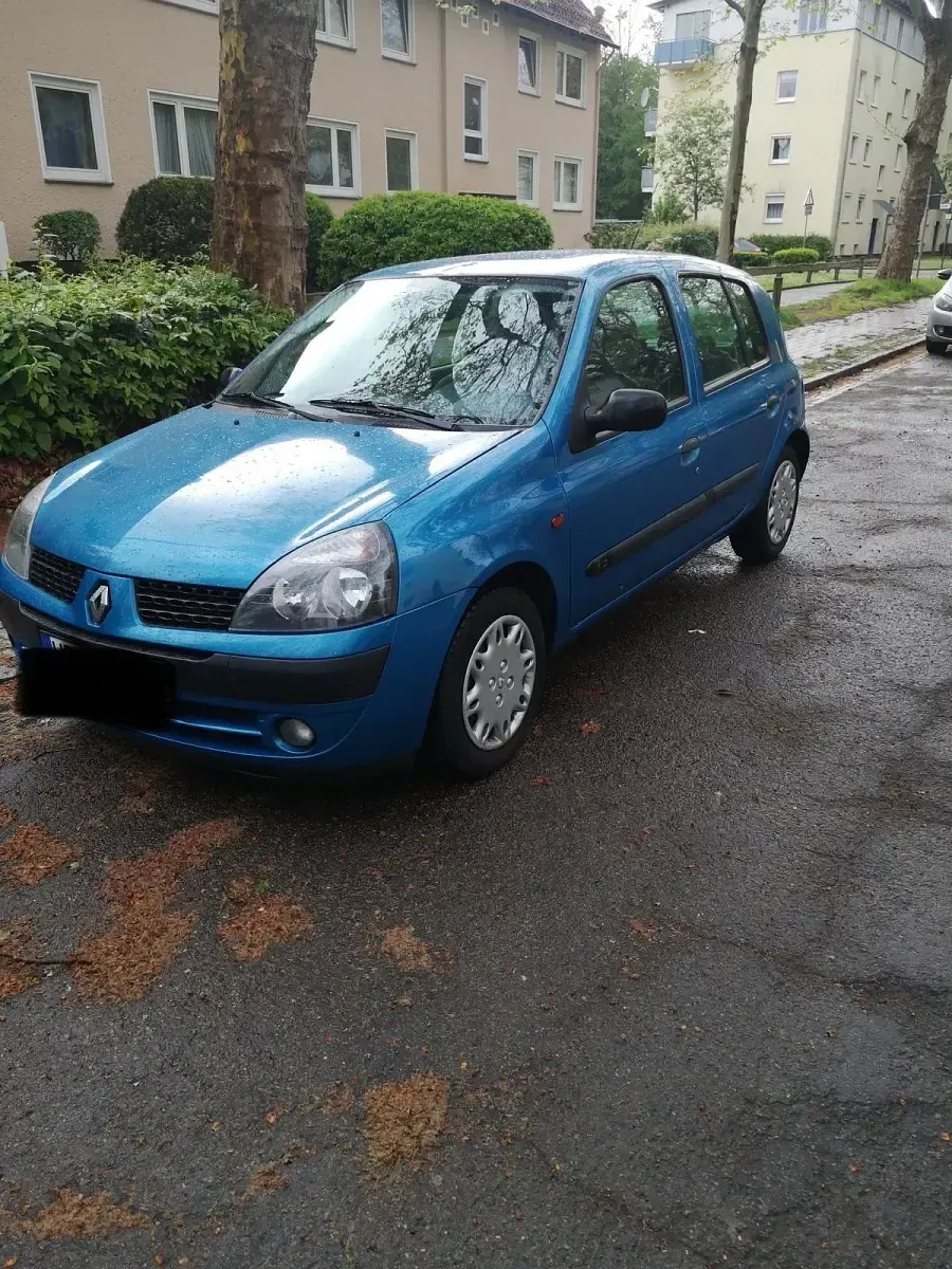 Używany Renault Clio II 58 KM (42 kW) 2002 Niebieski Hatchback