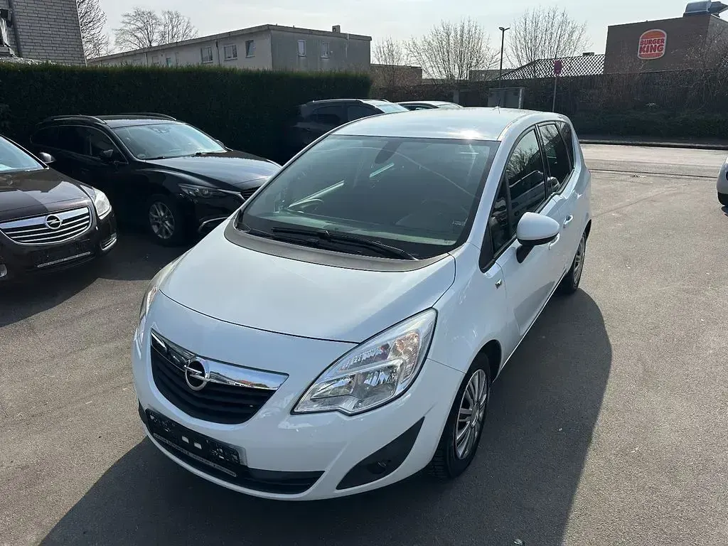Gebraucht Opel Meriva Design Edition 101 PS (74 kW) 2011 Weiß Van / Kleinbus