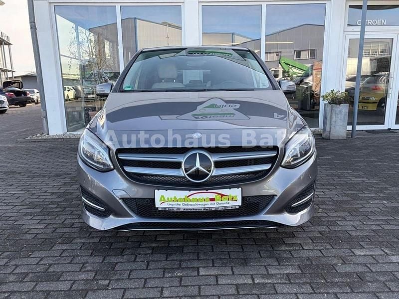 Gebraucht Mercedes B220 184 PS (135 kW) 2015 Grau Van / Kleinbus