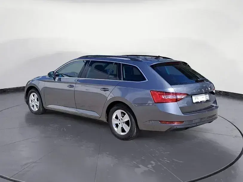 Gebraucht Skoda Superb Ambition 150 PS (110 kW) 2023 Grau Limousine