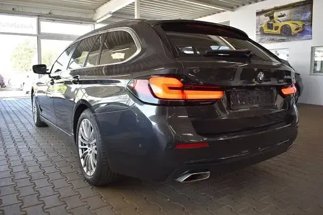 Gebraucht BMW 520 Performance 190 PS (139 kW) 2021 Grau Limousine