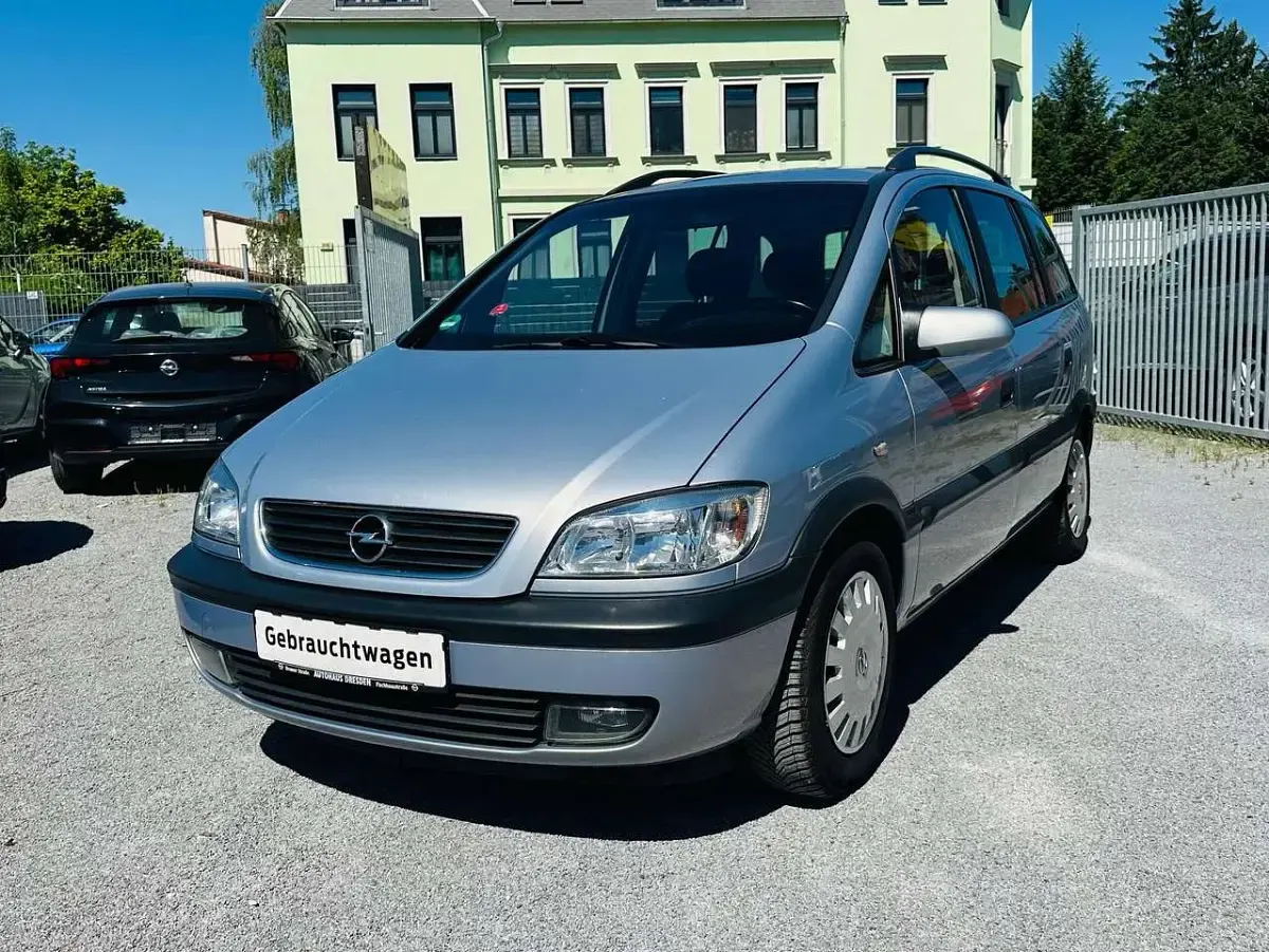 Gebraucht Opel Zafira Elegance 101 PS (74 kW) 2000 Silber Van / Kleinbus
