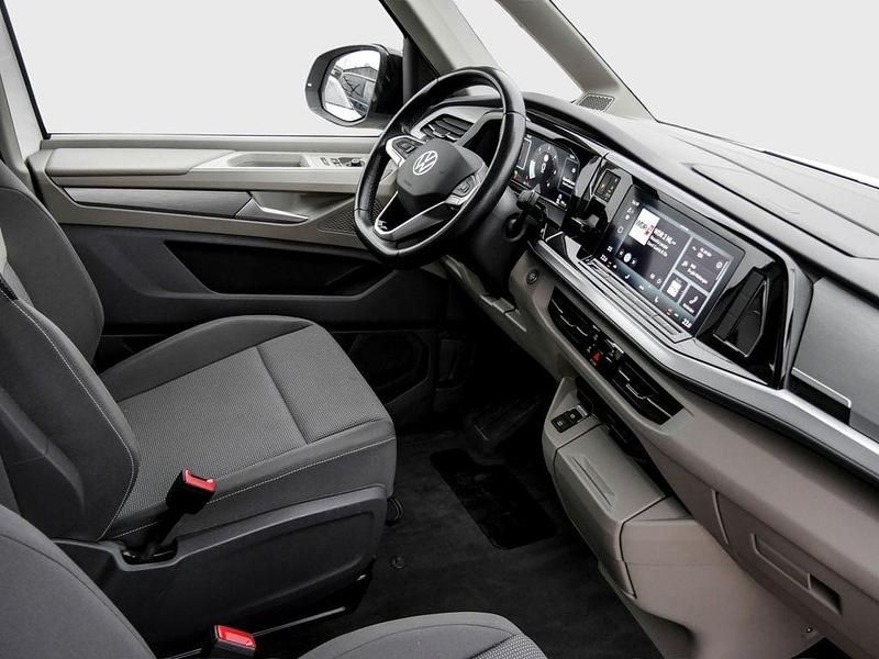 Gebraucht VW Multivan Life 150 PS (110 kW) 2024 Candyweiß Van