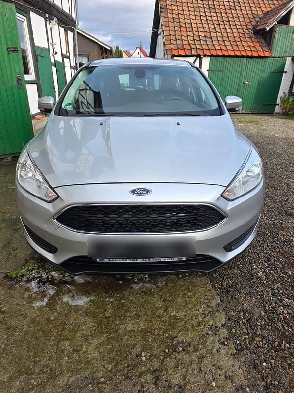 Silber Gebraucht 2014 Ford Focus Kombi | 5.300 € (Fairer Preis) - Bild 1/4