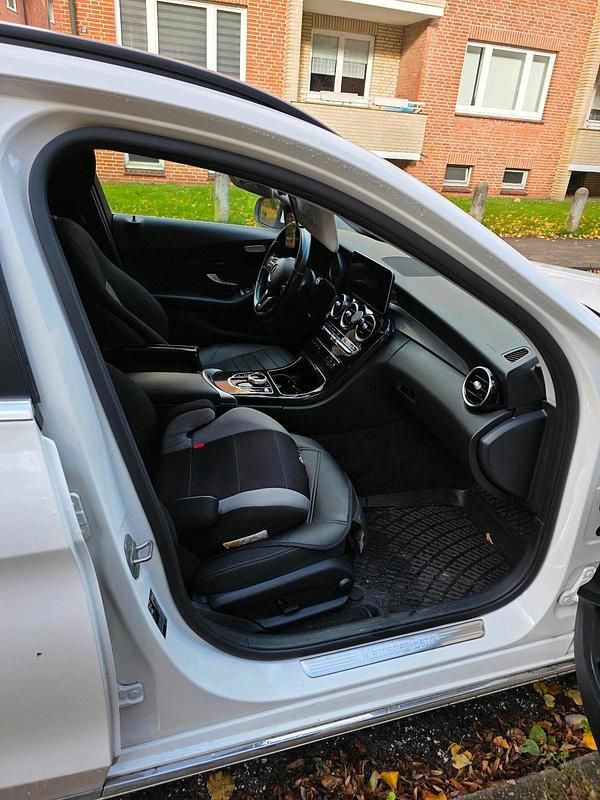 Gebraucht Mercedes C180 122 PS (89 kW) 2020 Weiß Kombi
