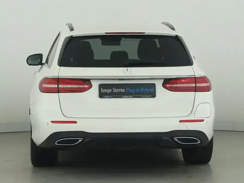 Gebraucht Mercedes E300 AMG 306 PS (225 kW) 2020 Unilack polarweiß Kombi