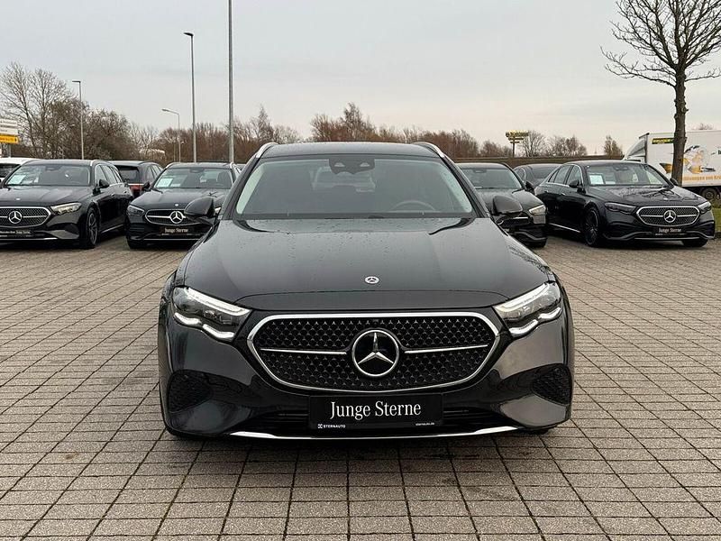 Gebraucht Mercedes E300 Advanced Plus 313 PS (230 kW) 2024 Metalliclack graphitgrau Kombi