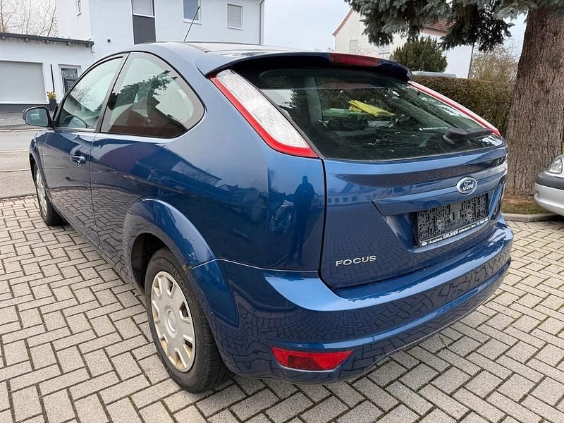 Gebraucht Ford Focus 101 PS (74 kW) 2009 Blau Limousine