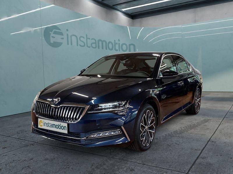 Blau Gebraucht 2022 Skoda Superb LAURIN & KLEMENT Limousine | 32.499 € (Fairer Preis) - Bild 1/4