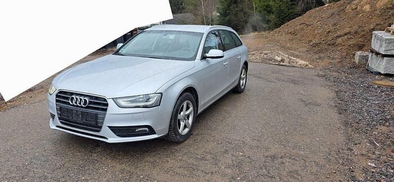Gebraucht Audi A4 Attraction 177 PS (130 kW) 2014 Grau Kombi