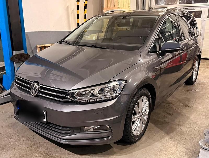 Gebraucht VW Touran Highline 150 PS (110 kW) 2015 Grau Van / Kleinbus