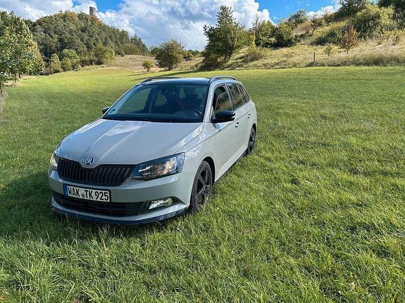 Grau Gebraucht 2015 Skoda Fabia Monte Carlo Kombi | 9.450 € (Fairer Preis) - Bild 1/4