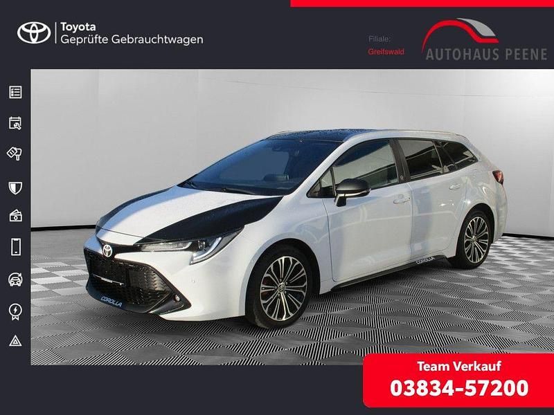 Schneeweiß Gebraucht 2020 Toyota Corolla Team Kombi | 19.555 € (Guter Preis) - Bild 1/4