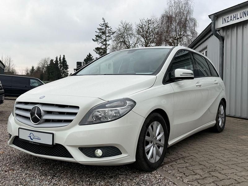 Gebraucht Mercedes B180 109 PS (80 kW) 2013 Weiß Van / Kleinbus