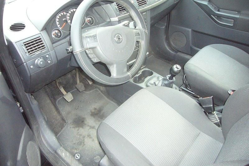 Gebraucht Opel Meriva 90 PS (66 kW) 2010 Schwarz Van / Kleinbus