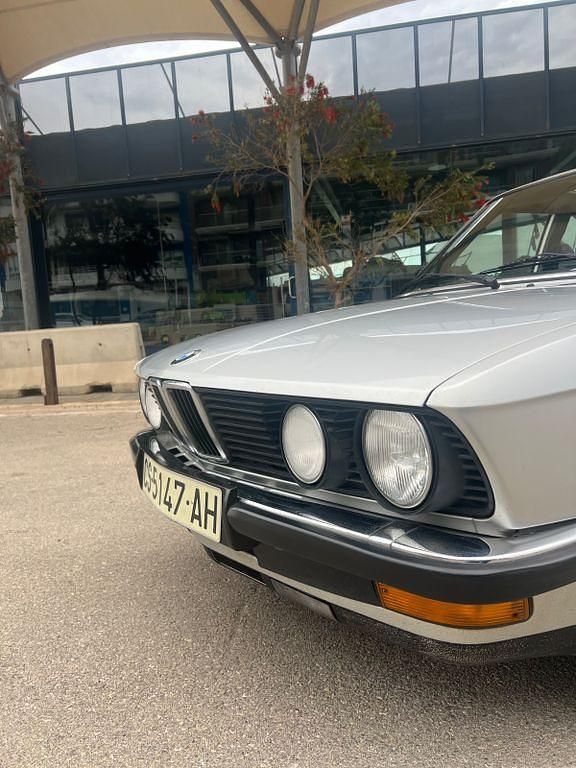 Gebraucht BMW 524 116 PS (85 kW) 1986 Silber Limousine
