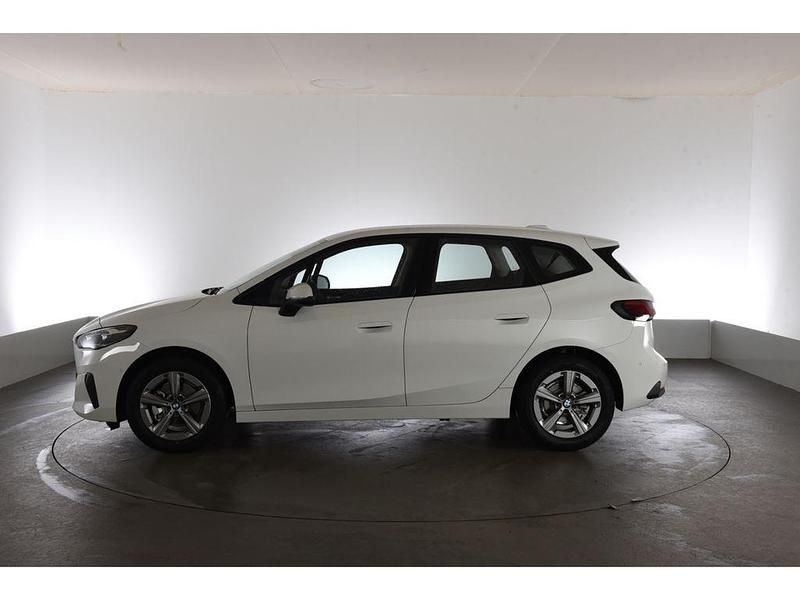 Gebraucht BMW 216 Active Tourer Shadowline 122 PS (89 kW) 2025 Weiss Van / Kleinbus