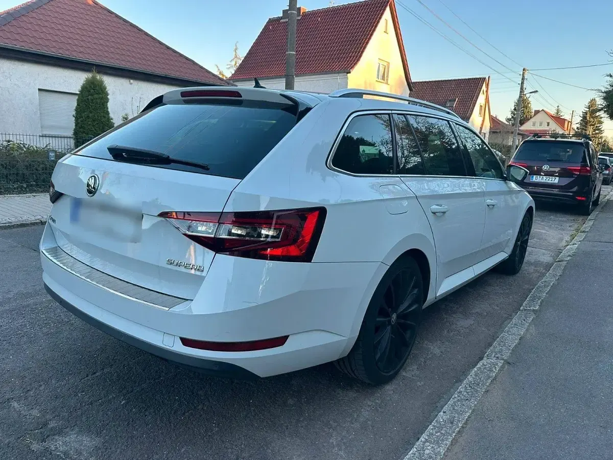 Gebraucht Skoda Superb 120 PS (88 kW) 2015 Weiß Limousine