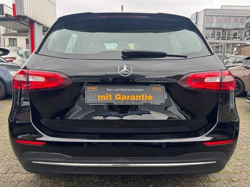 Gebraucht Mercedes B180 116 PS (85 kW) 2022 Schwarz Van / Kleinbus