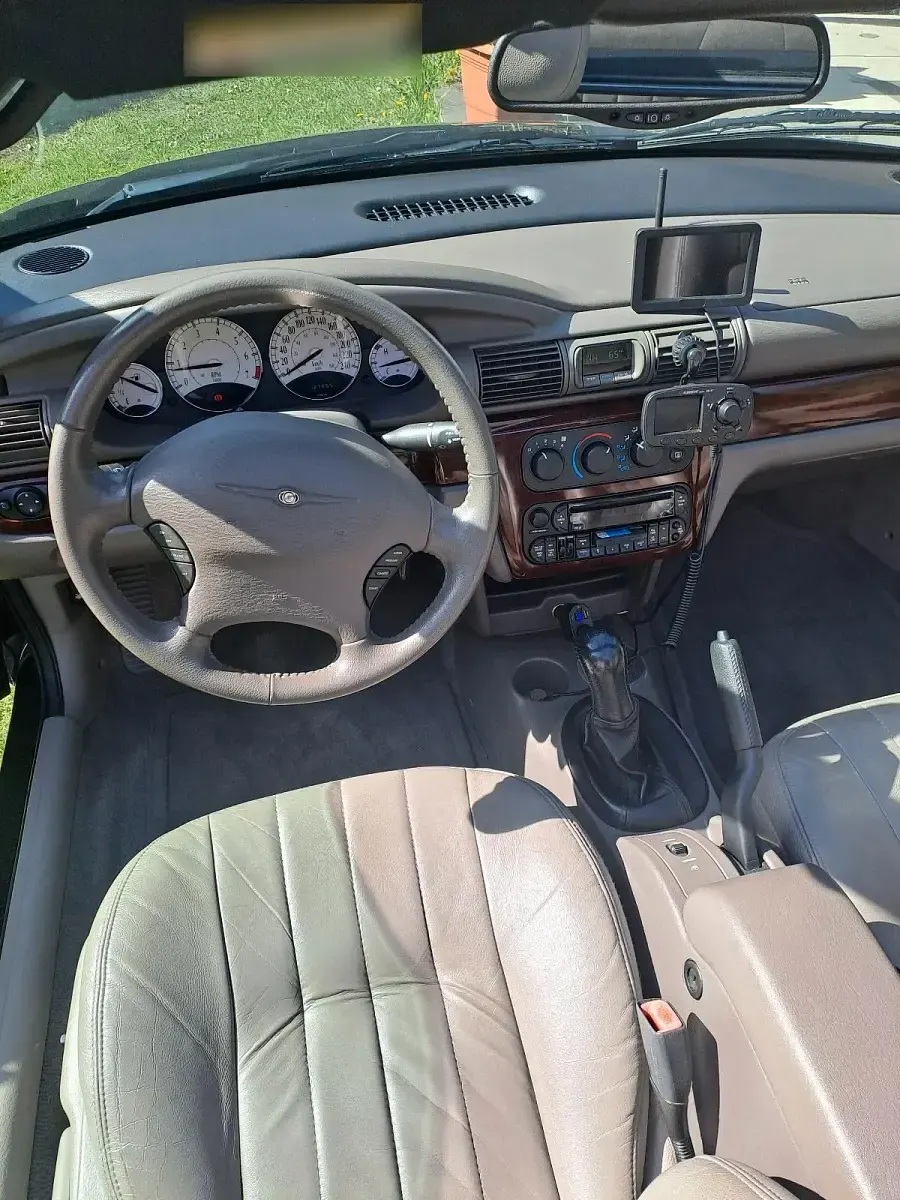 Second-hand Chrysler Sebring Cabriolet 120 CP (88 kW) 2001 Negru Cabrio