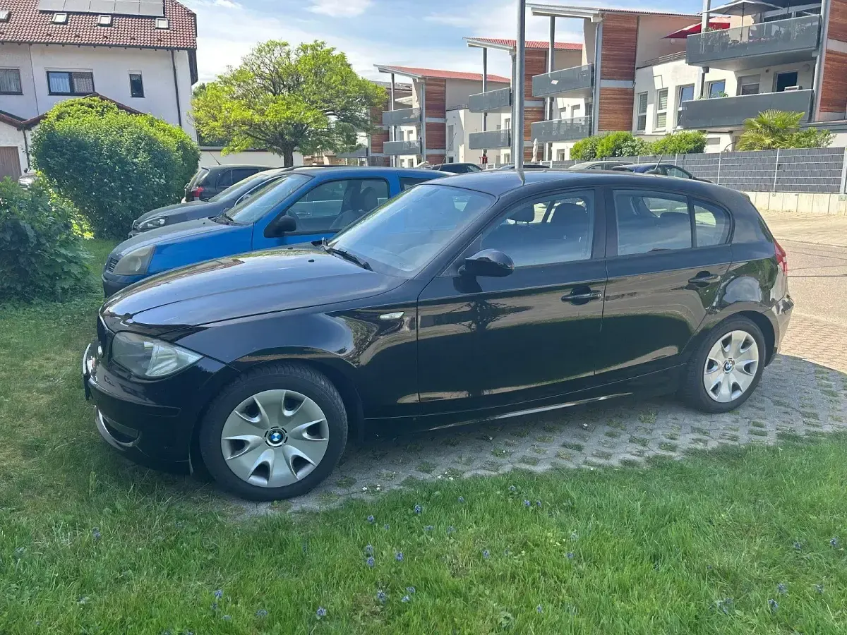 Second-hand BMW 116 122 CP (89 kW) 2008 Negru Hatchback